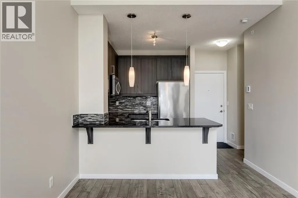 405, 402 MARQUIS Lane SE