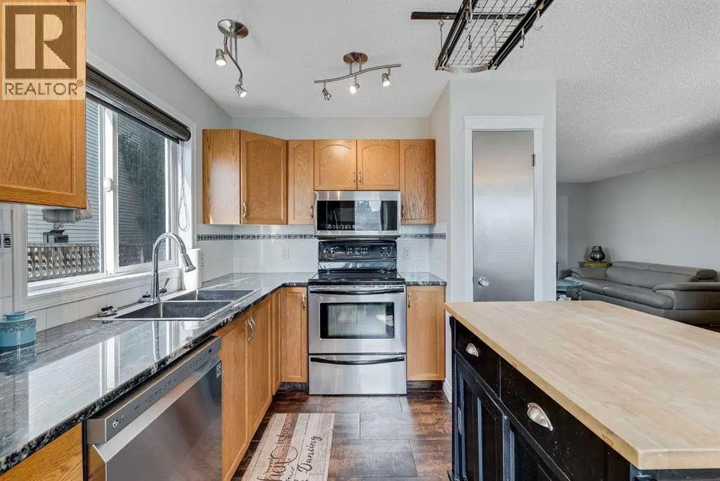 31 Inverness Grove SE