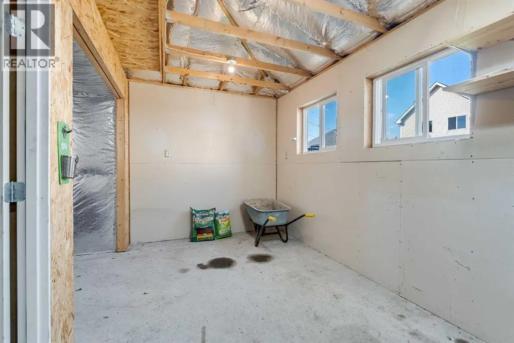 31 Inverness Grove SE