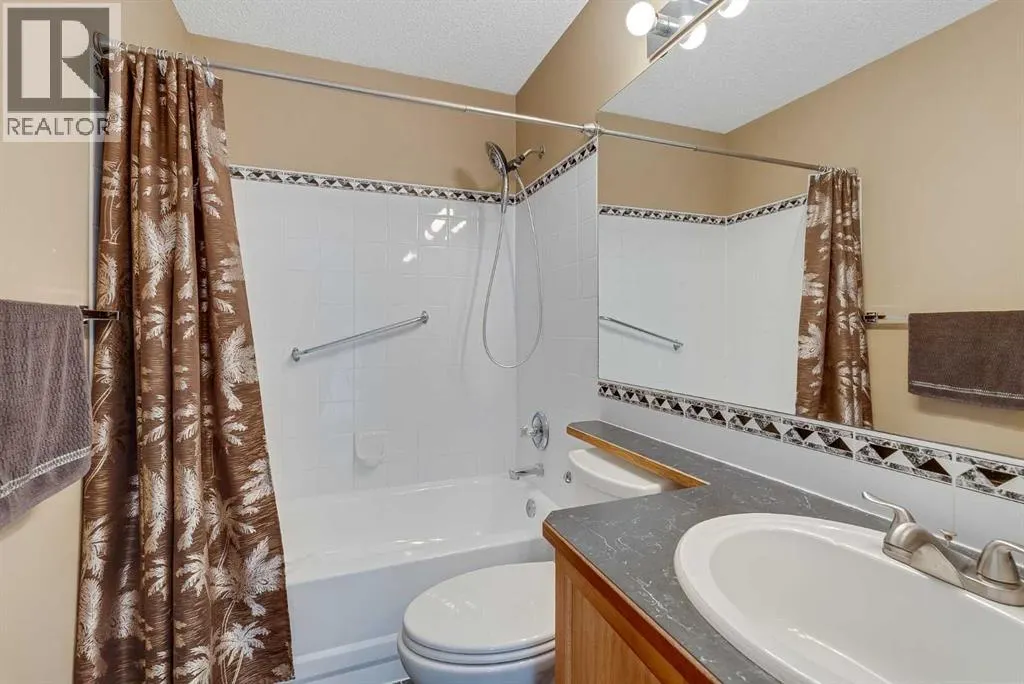 31 Inverness Grove SE