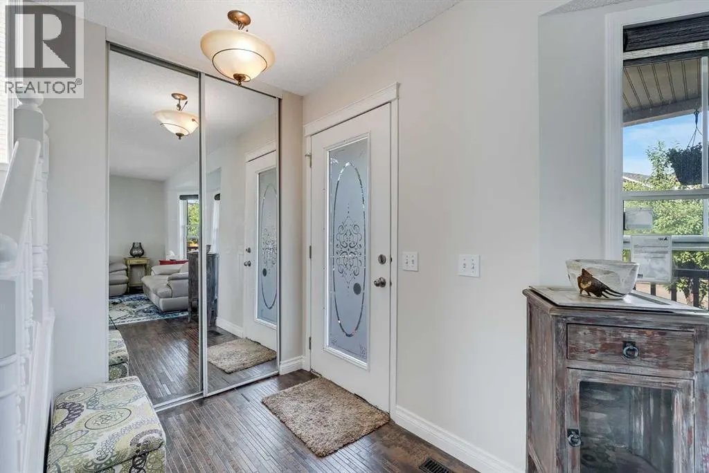 31 Inverness Grove SE