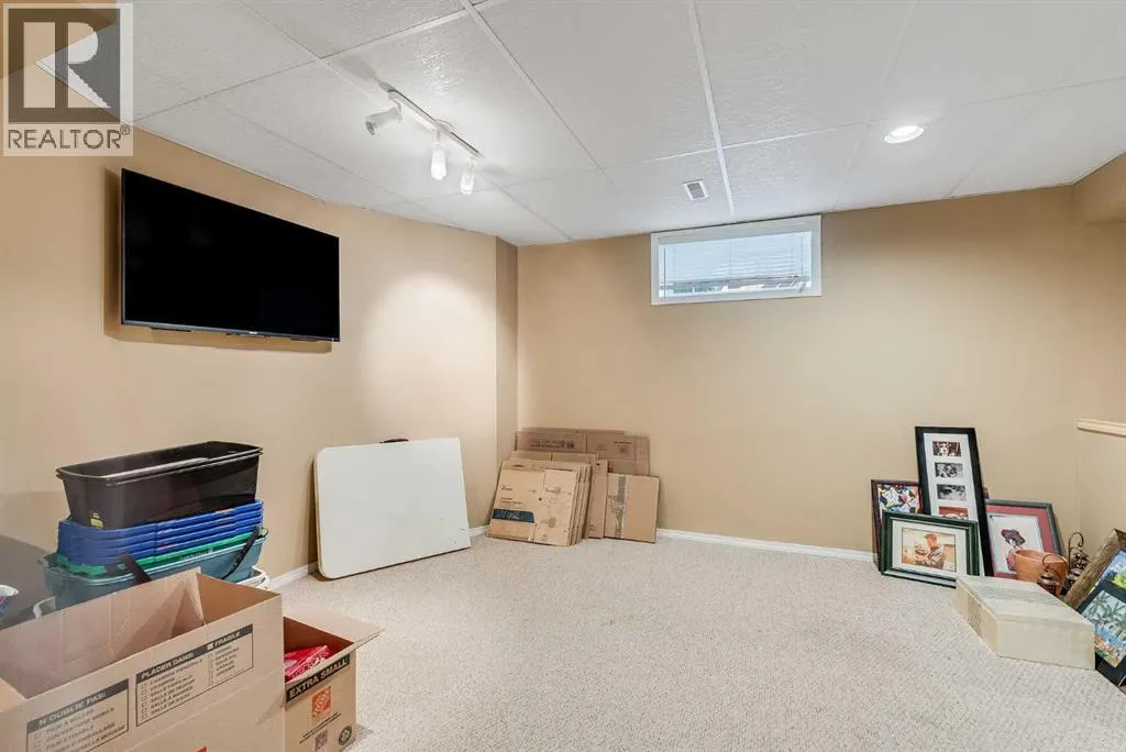 31 Inverness Grove SE