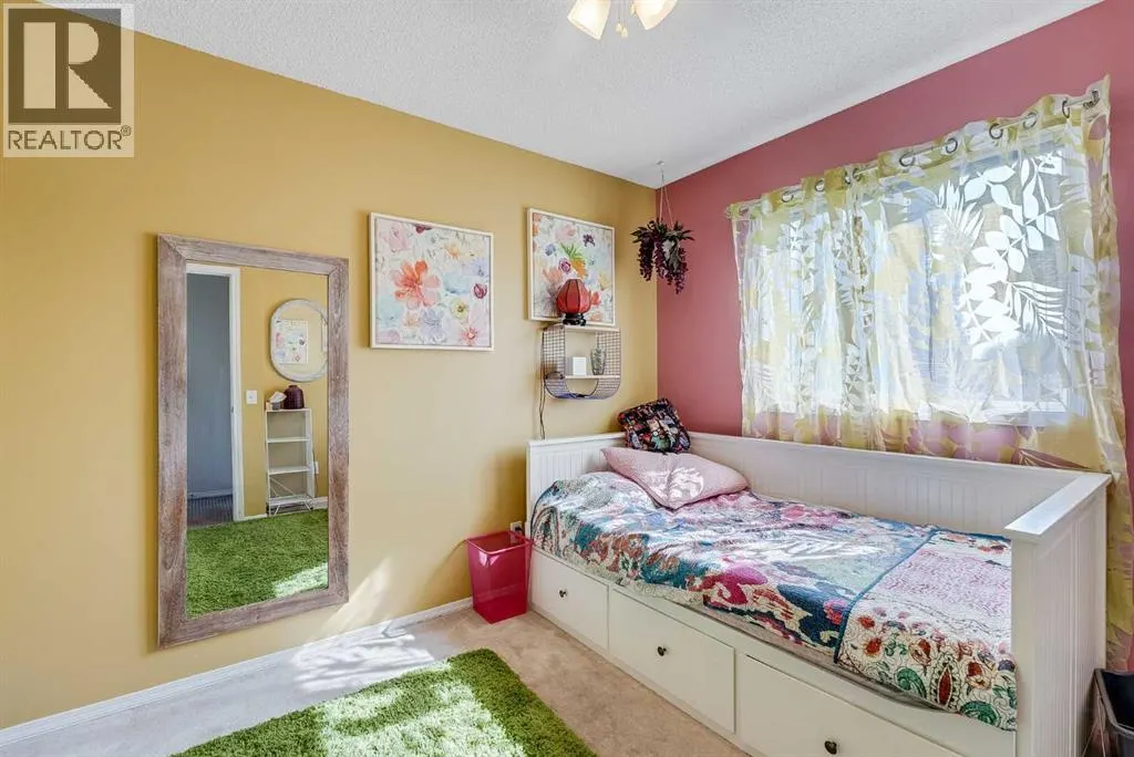 31 Inverness Grove SE