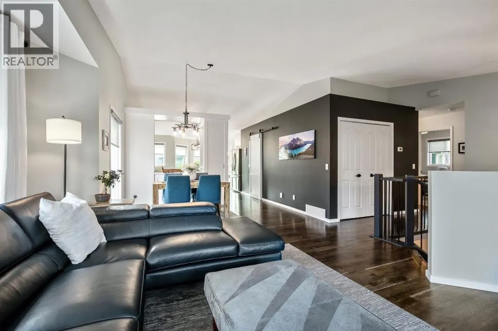 17 Bow Way