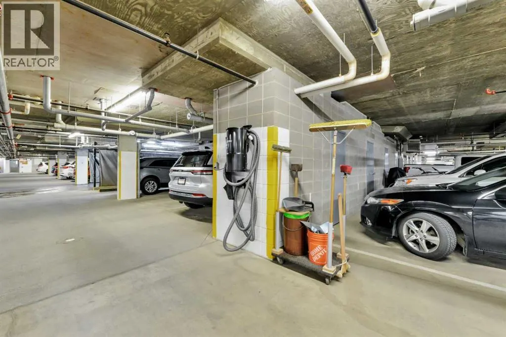 120, 6 Michener Boulevard