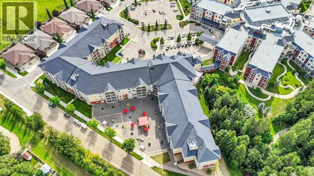 120, 6 Michener Boulevard