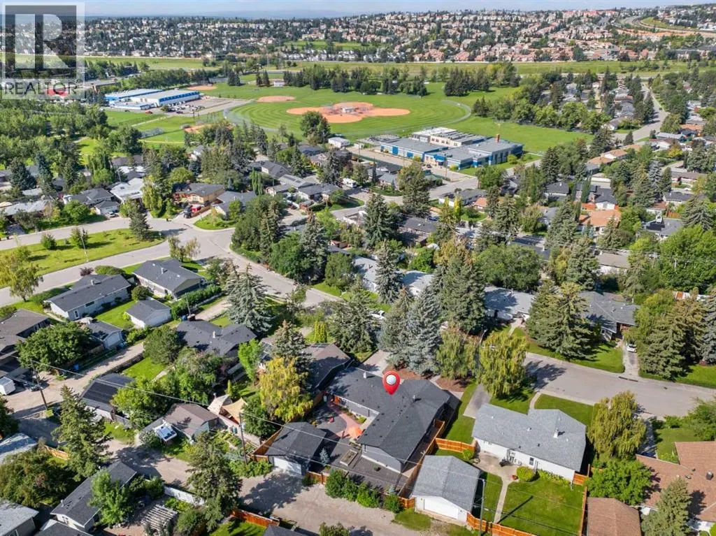 52 Glenview Drive SW