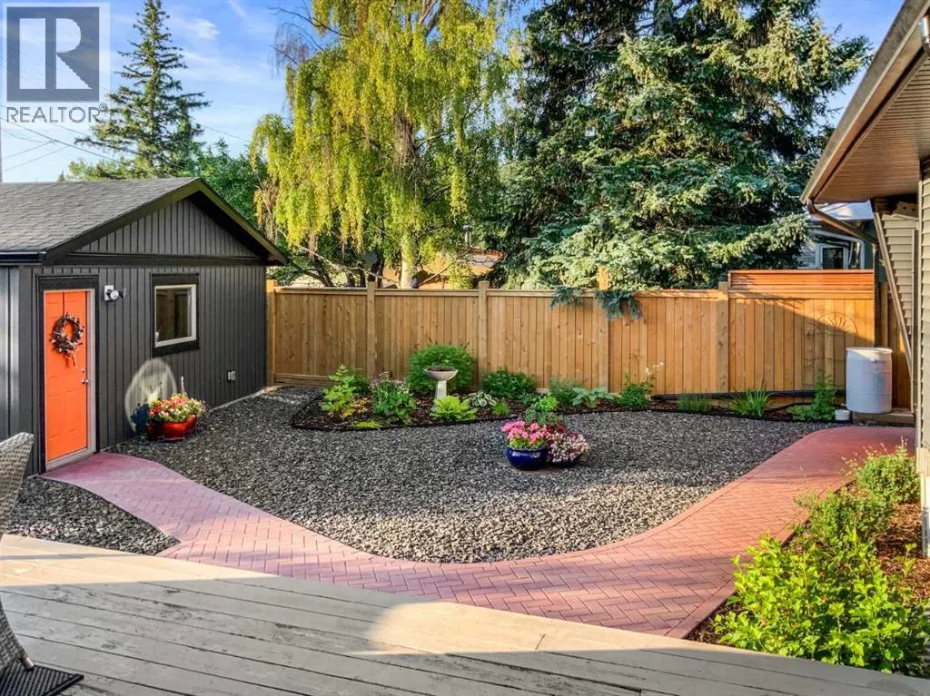 52 Glenview Drive SW