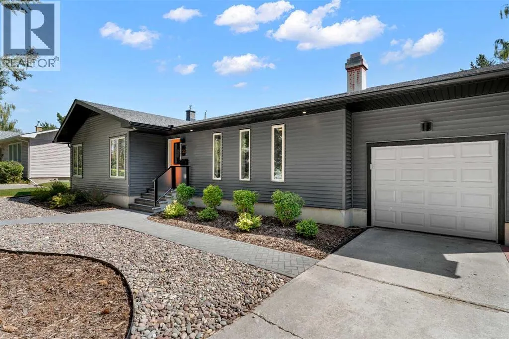 52 Glenview Drive SW