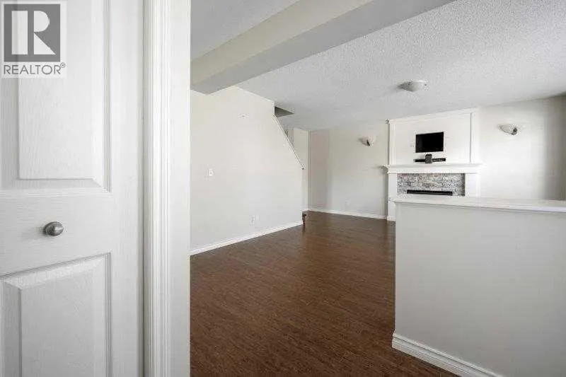 125 Bridleglen Manor SW