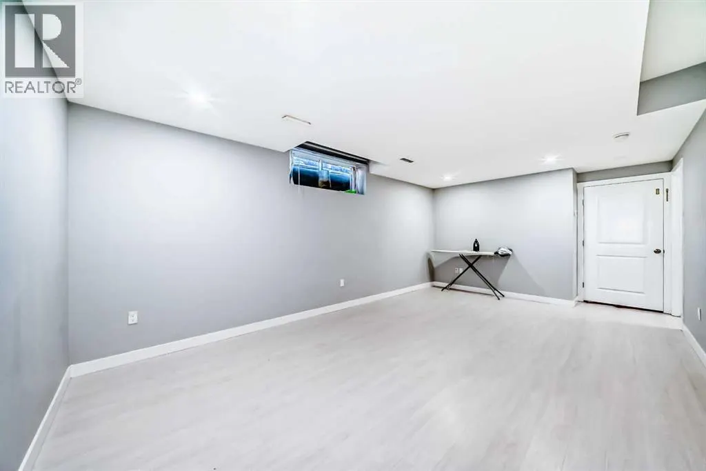 8 Red Sky Lane NE