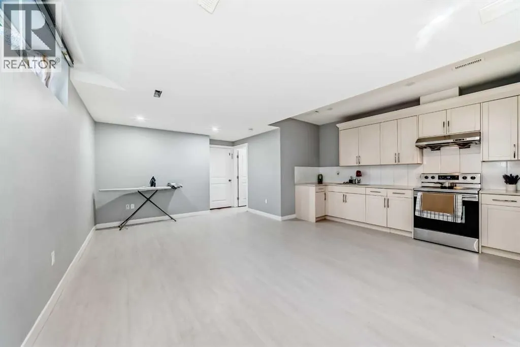 8 Red Sky Lane NE