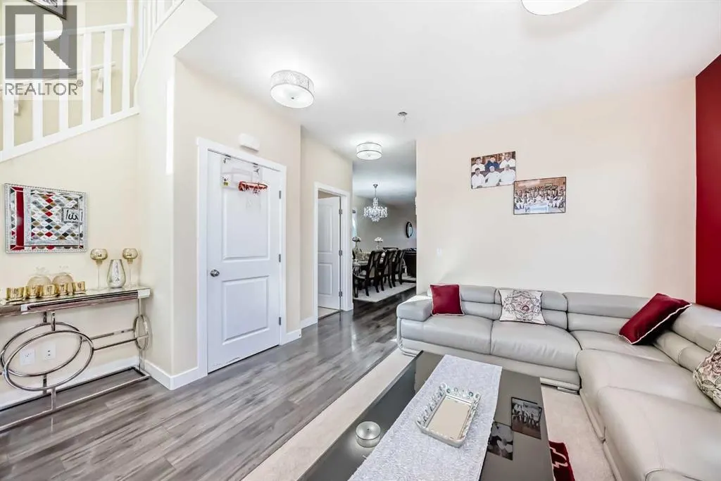 8 Red Sky Lane NE