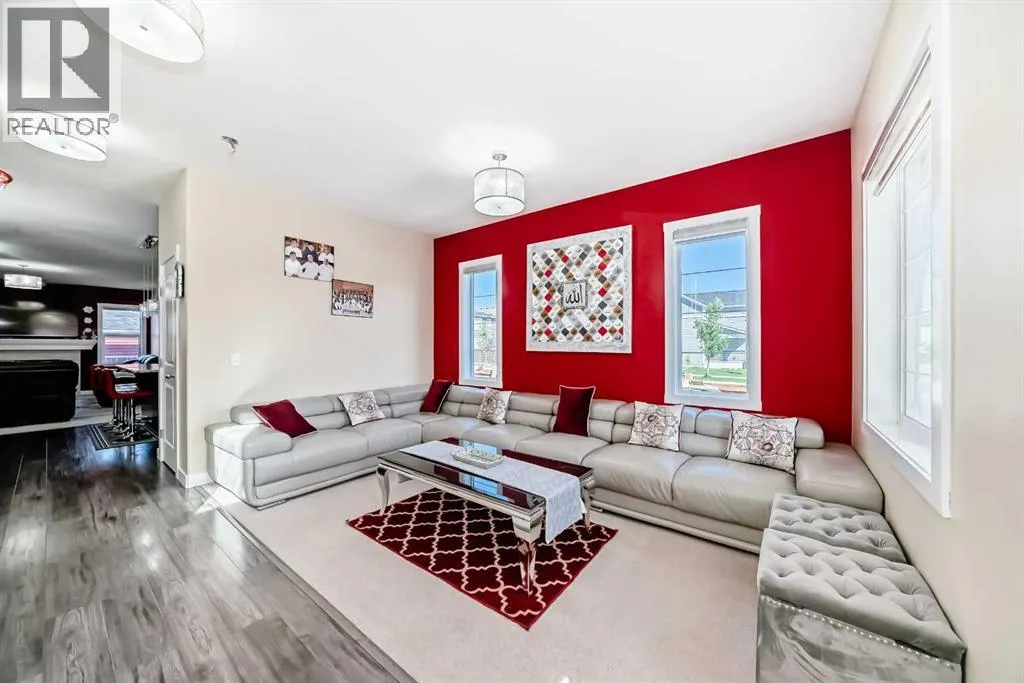 8 Red Sky Lane NE