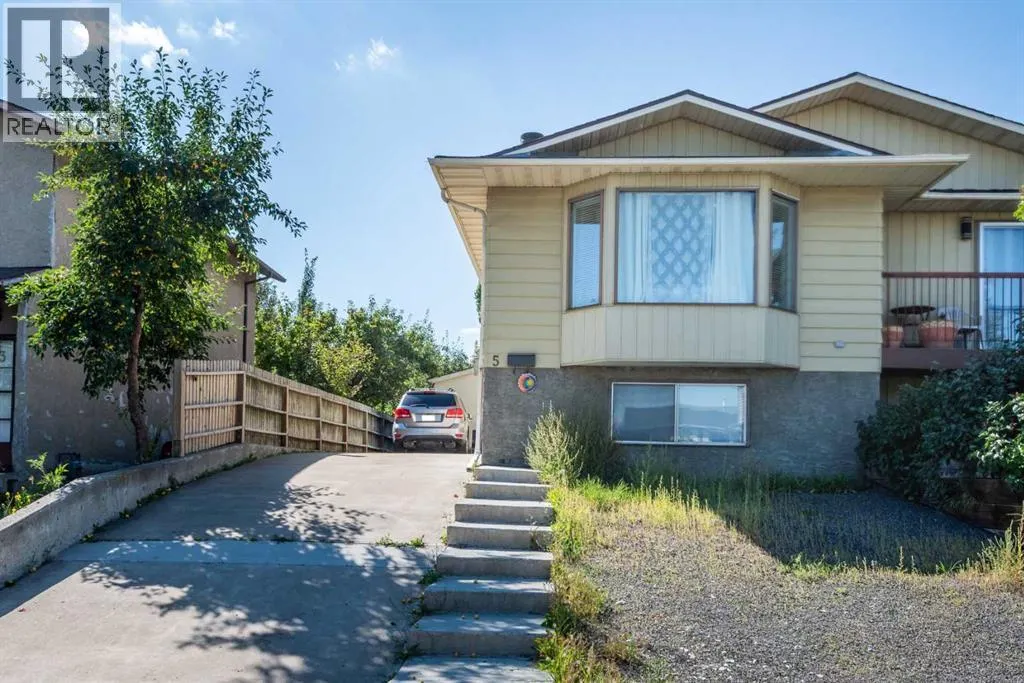 5 Fonda Drive SE