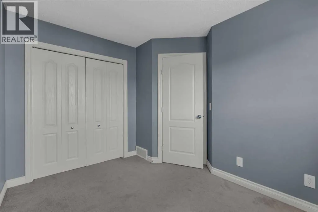 211 Strathaven Mews
