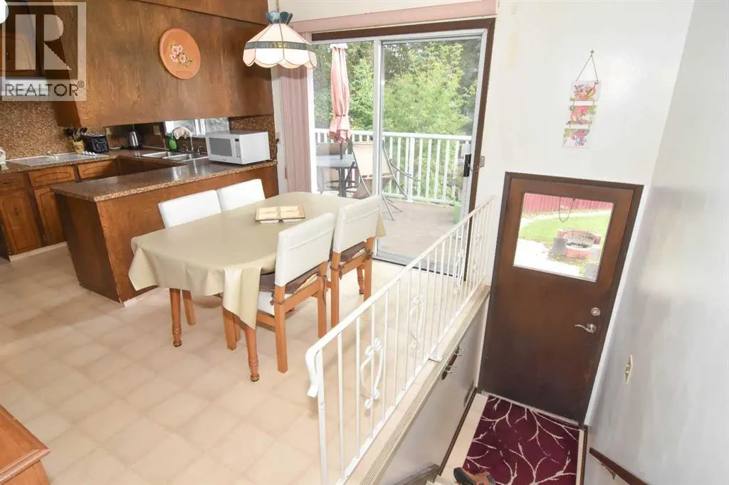 1356 Southdale Crescent SW