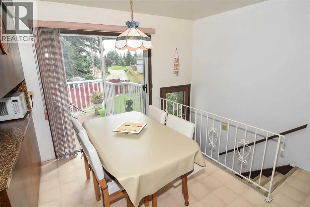 1356 Southdale Crescent SW