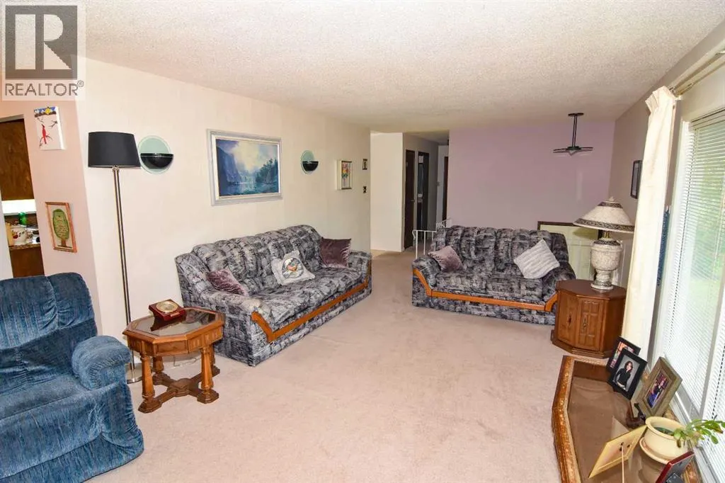 1356 Southdale Crescent SW