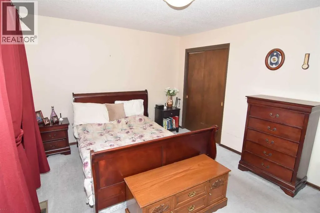 1356 Southdale Crescent SW