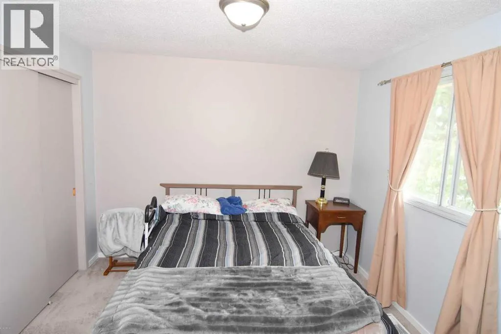 1356 Southdale Crescent SW