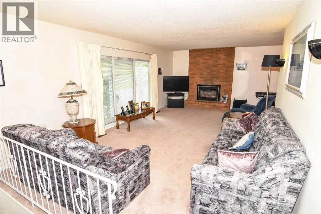 1356 Southdale Crescent SW