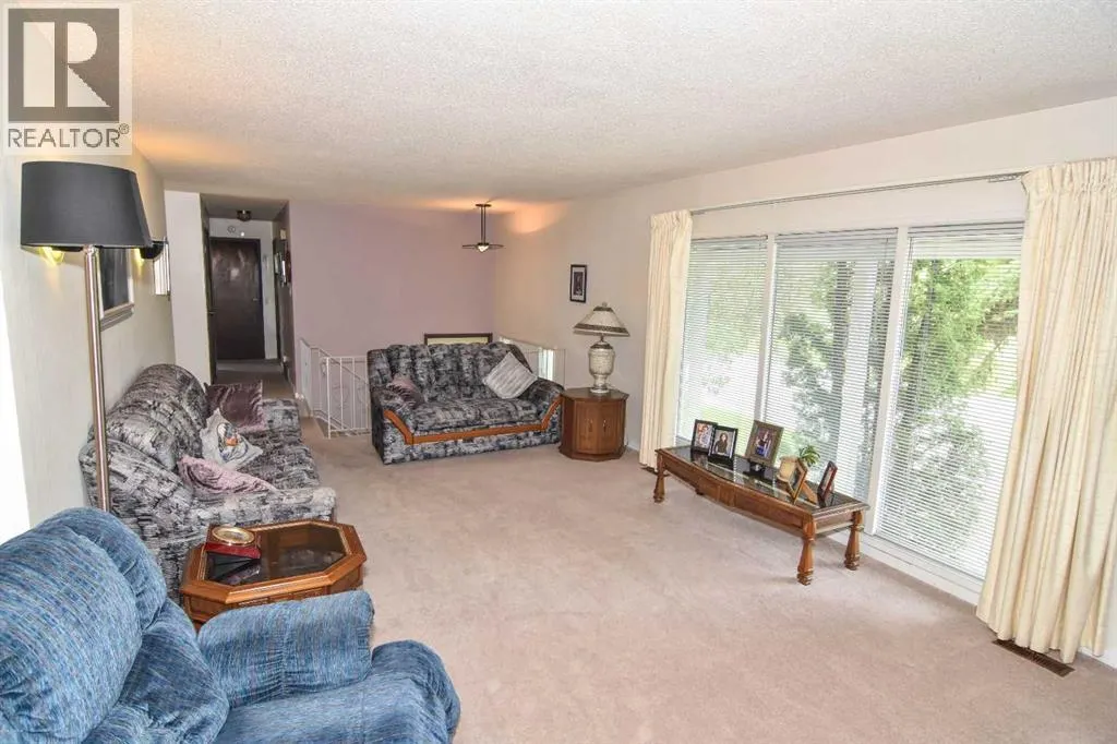 1356 Southdale Crescent SW