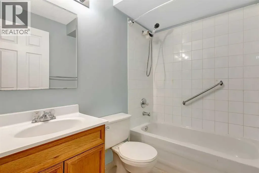 155 Douglas Glen Close SE