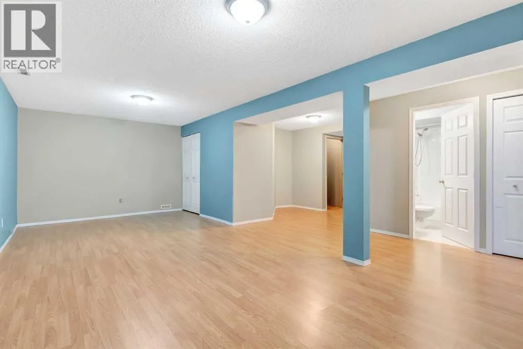 155 Douglas Glen Close SE