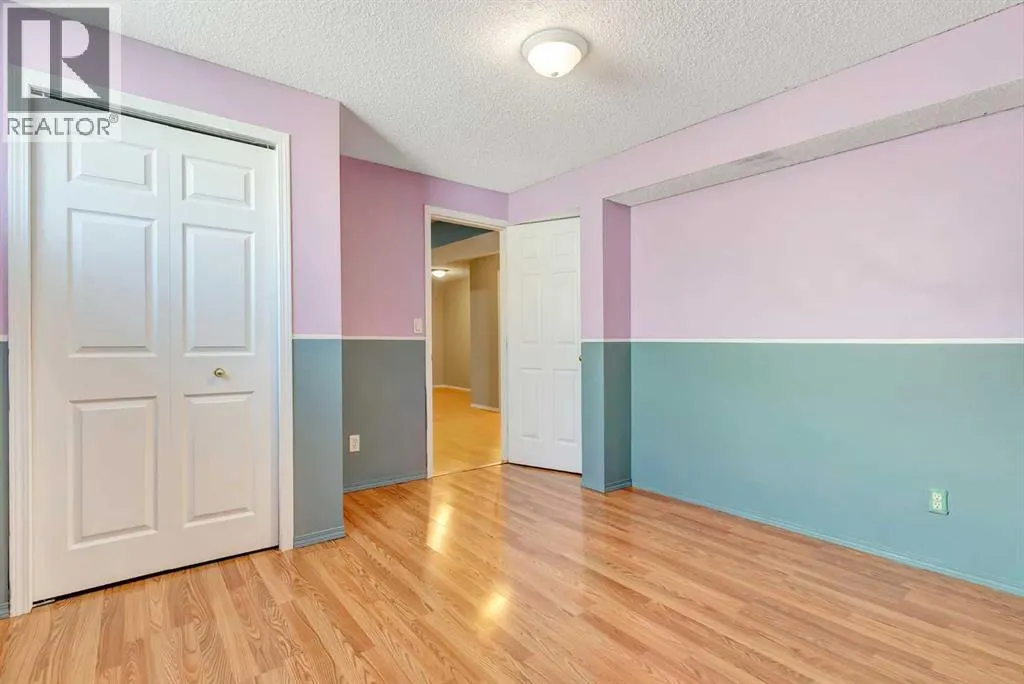 155 Douglas Glen Close SE