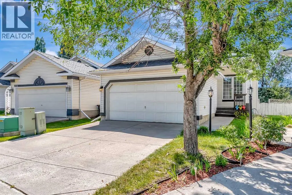 155 Douglas Glen Close SE