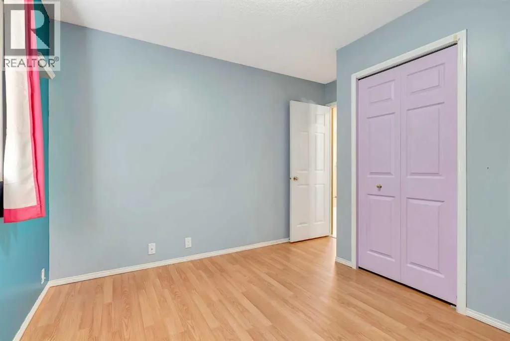 155 Douglas Glen Close SE