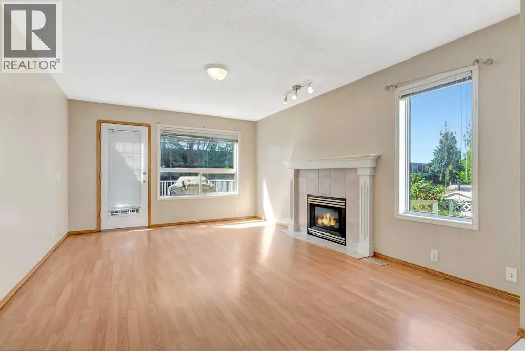 155 Douglas Glen Close SE