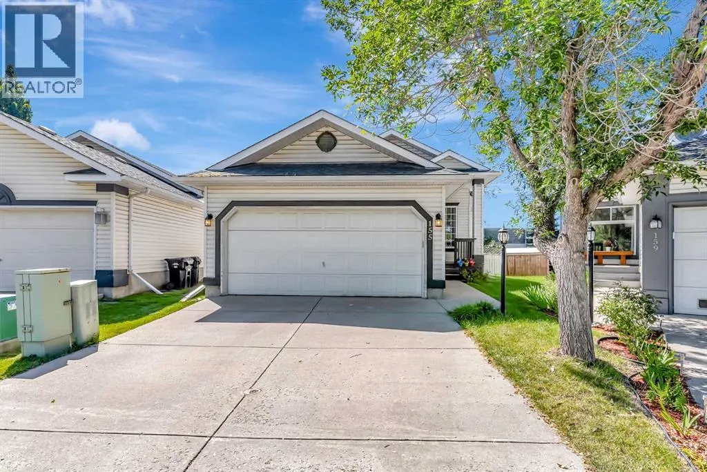 155 Douglas Glen Close SE