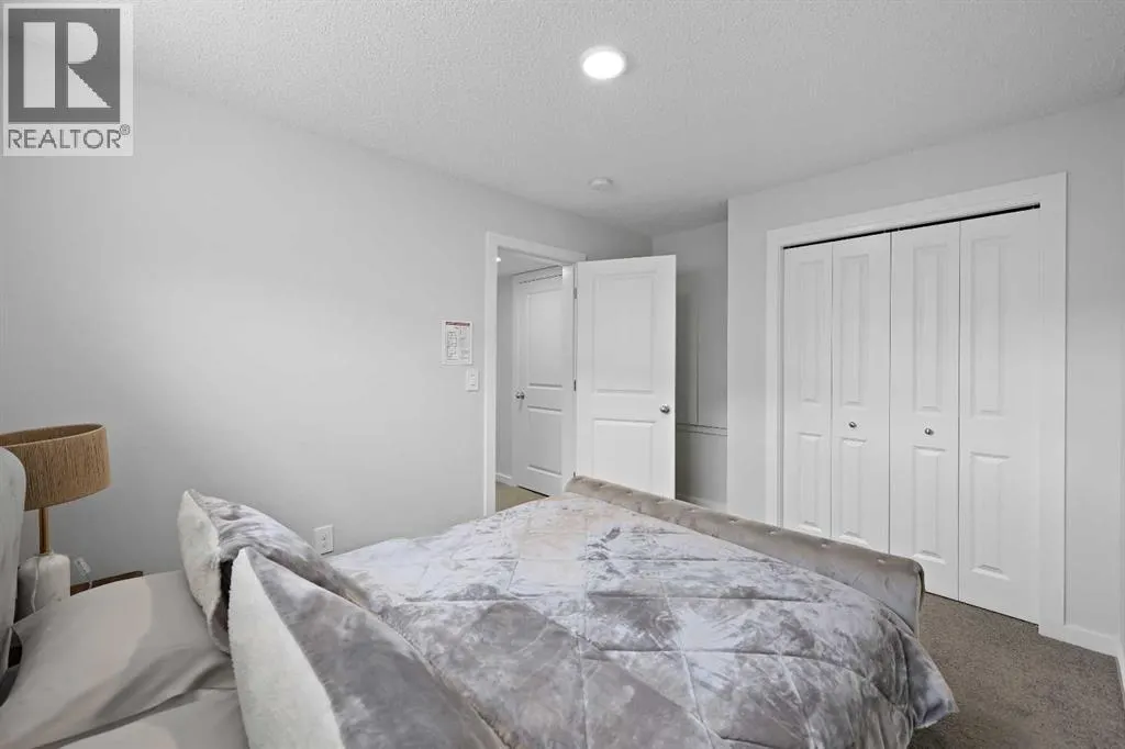 543 Livingston Way NE