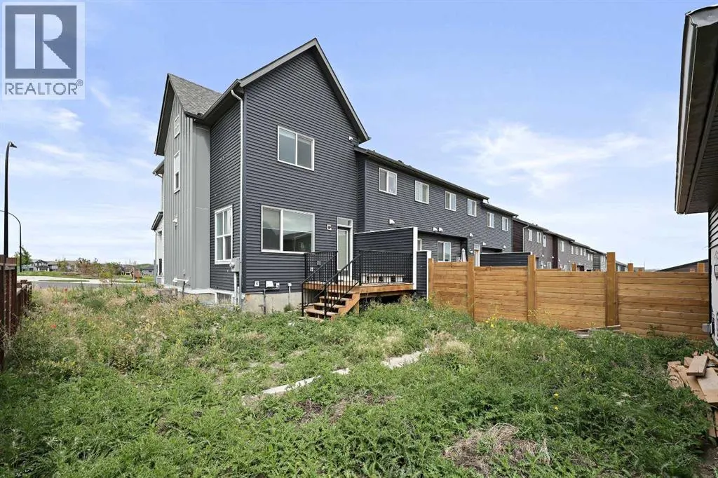 543 Livingston Way NE