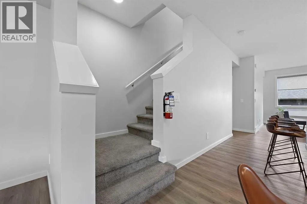 543 Livingston Way NE