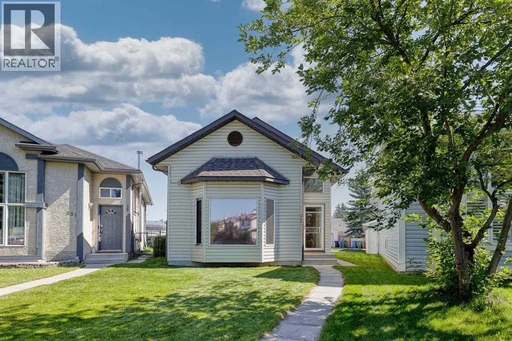 347 Coverdale Court NE