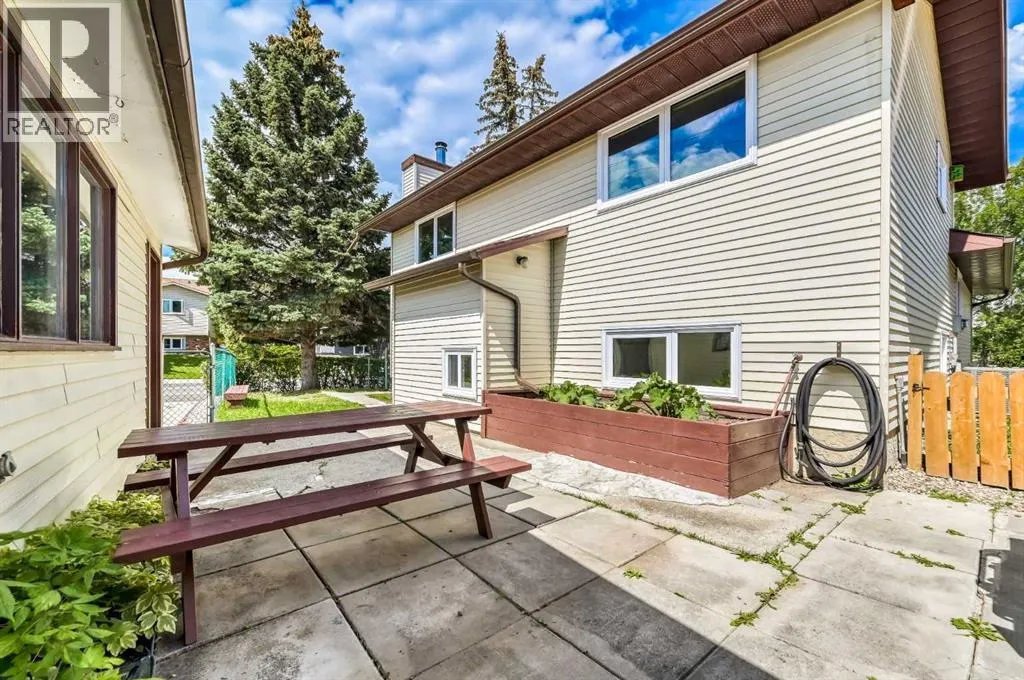 111 Macewan Drive NW