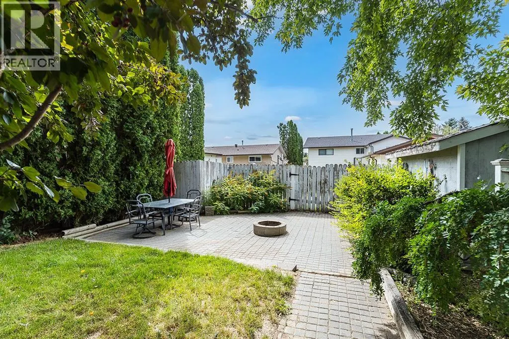 253 Sprague Way SE