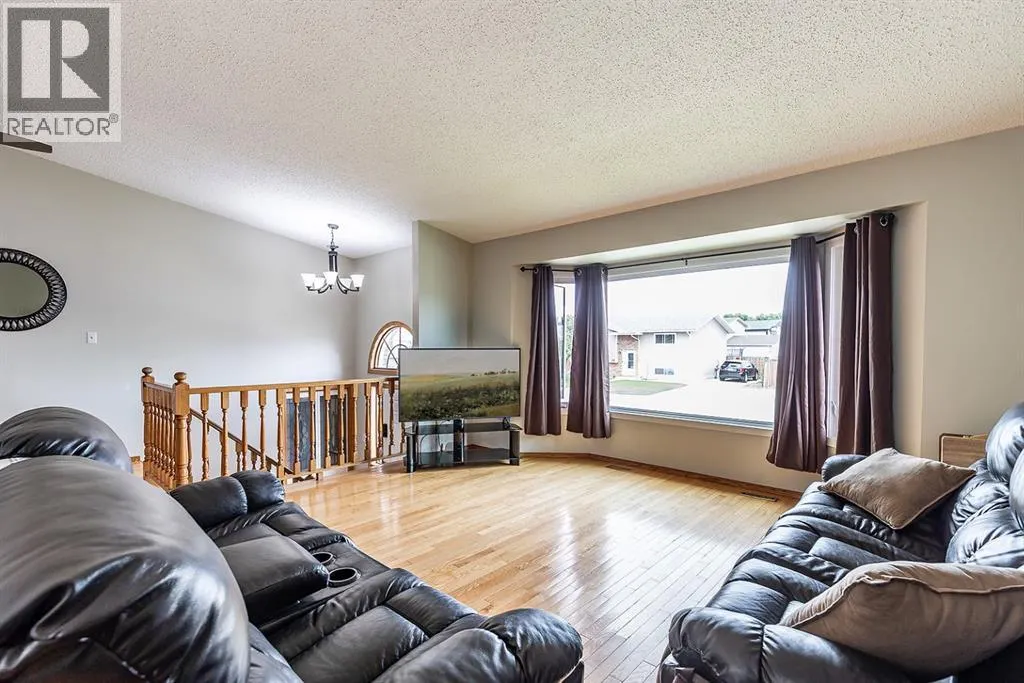 253 Sprague Way SE