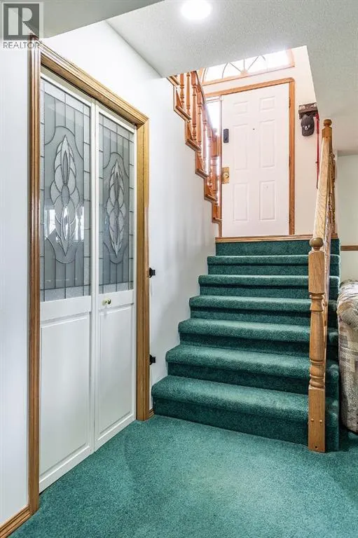 253 Sprague Way SE