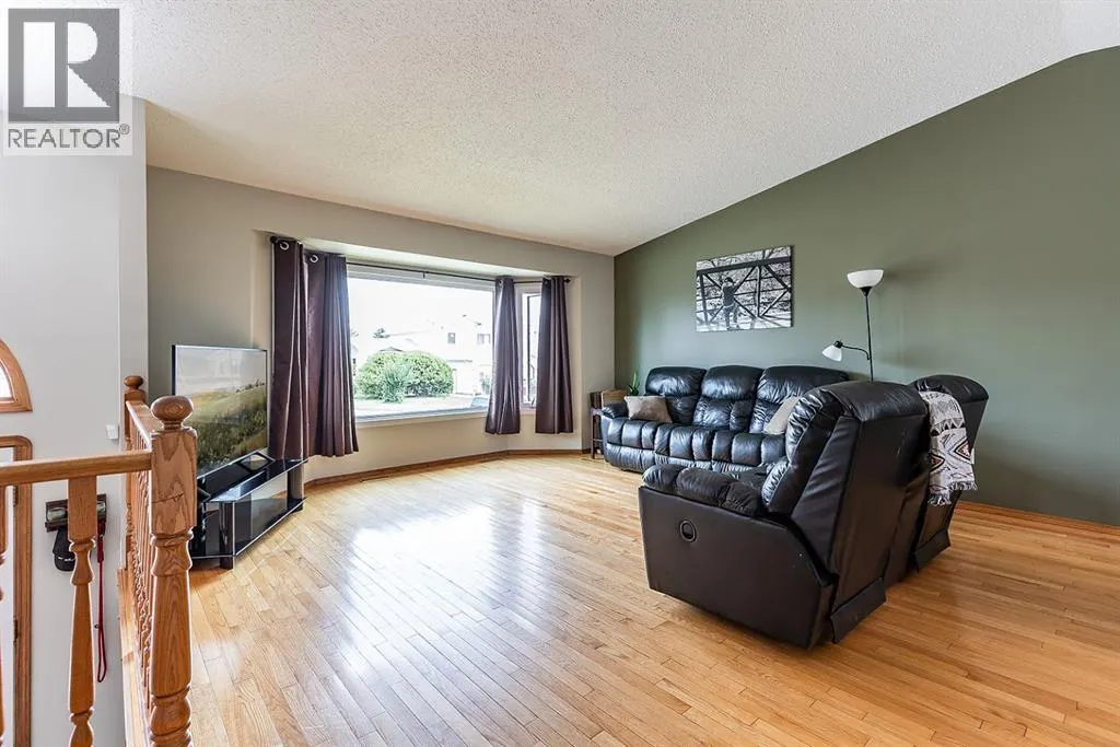 253 Sprague Way SE