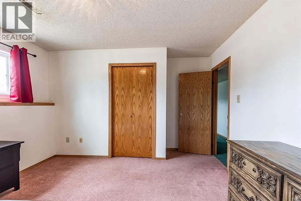 253 Sprague Way SE