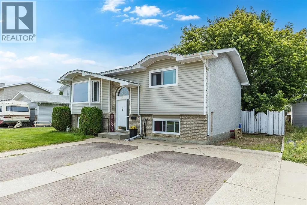 253 Sprague Way SE
