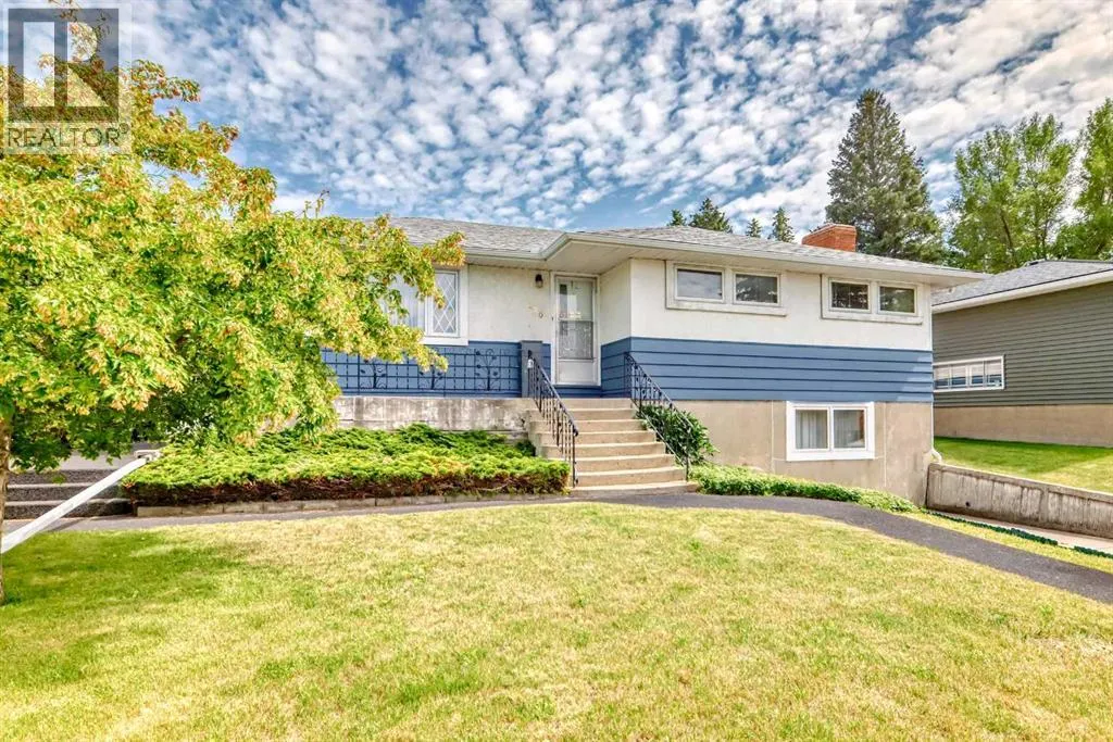 220 Cardiff Drive NW