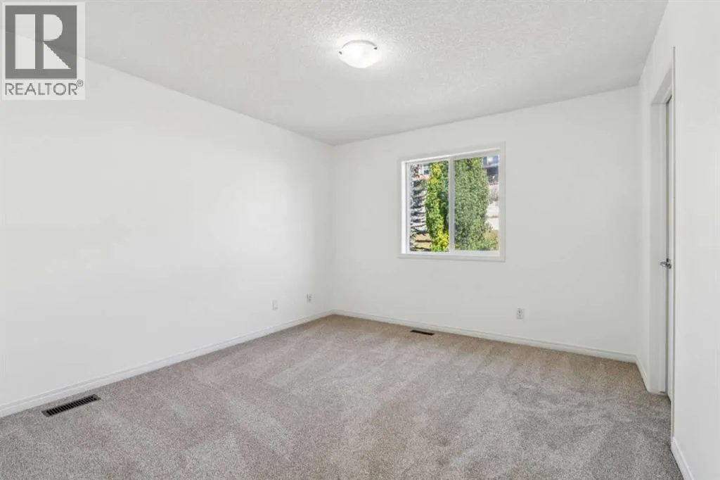 7728 Springbank Way SW