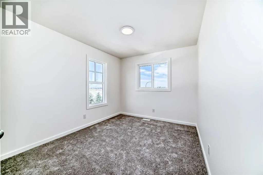 92 Bartlett Crescent SE