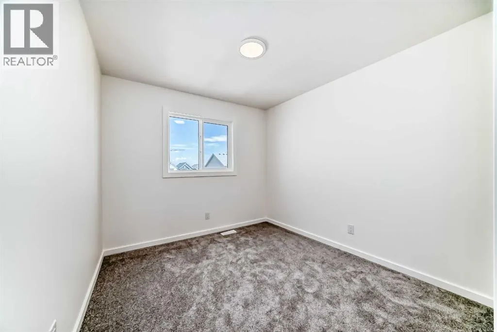 92 Bartlett Crescent SE