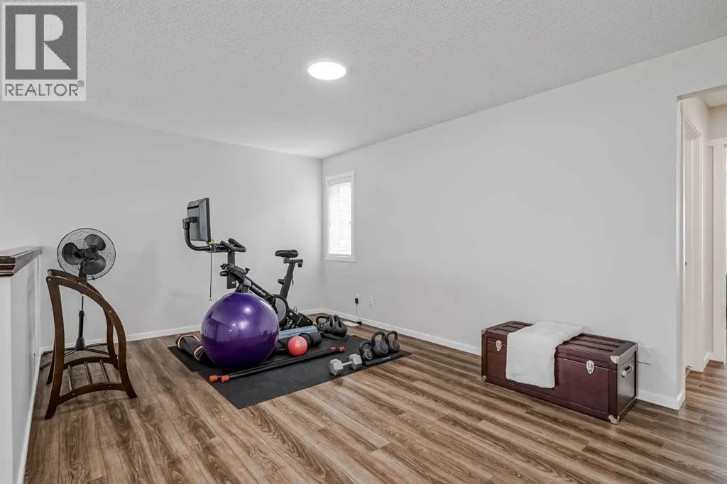 225 Kingsmere Cove SE